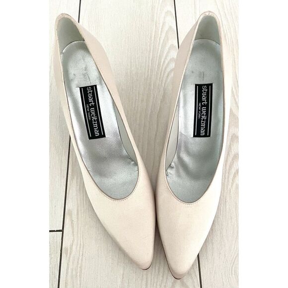 Stuart Weitzman Cream Heels - Picture 1 of 9